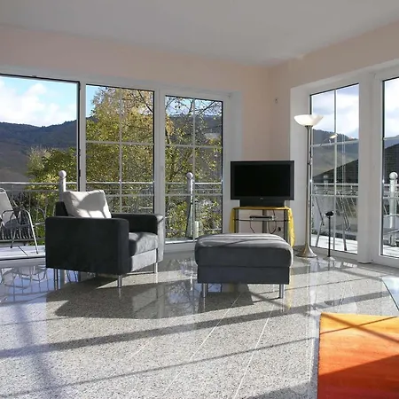 Mama Mosel Bernkastel-Kues